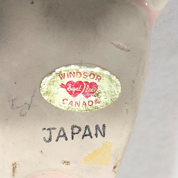 Salt and Pepper Shakers Barefoot " Niagara Falls CANADA" #1314 - Picture 7 of 13